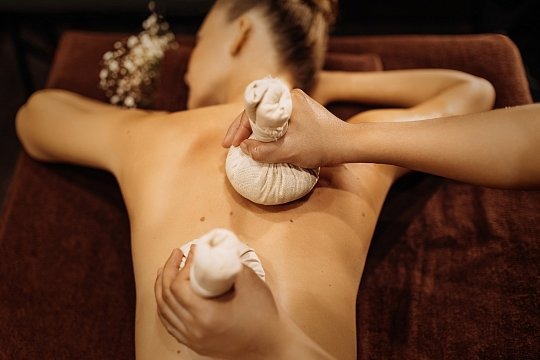 Сертификат на 8 марта для женщин на релакс с горячими камнями