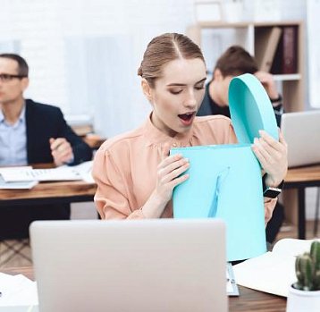 Подборка сертификатов в подарок коллегам на Международный Женский день.