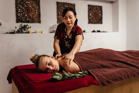 Подарочный сертификат на Новый год коллегам в Royal Thai на сумму 10000 рублей