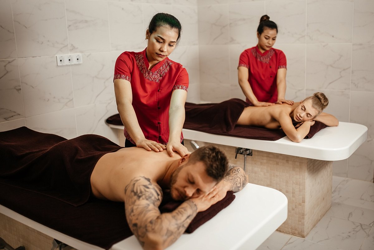 VKontakte-dagi eng yaxshi orgazm pornosi Yigitlar qizni jinsiy aloqa qilishga undayotgan porno video