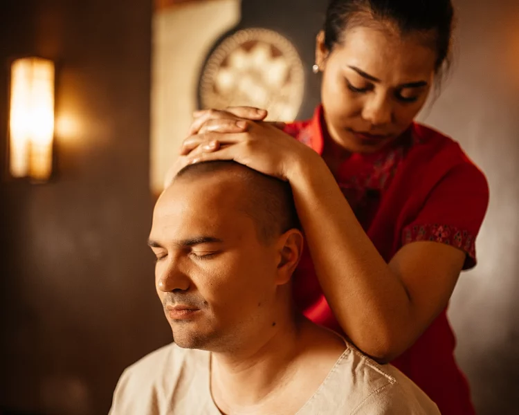 Подарочный сертификат для мужчины на Новый год на массаж головы, ушей, лица