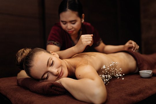 Массаж "Ломи-ломи"